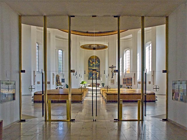 Ein-/Ausgang Westseite