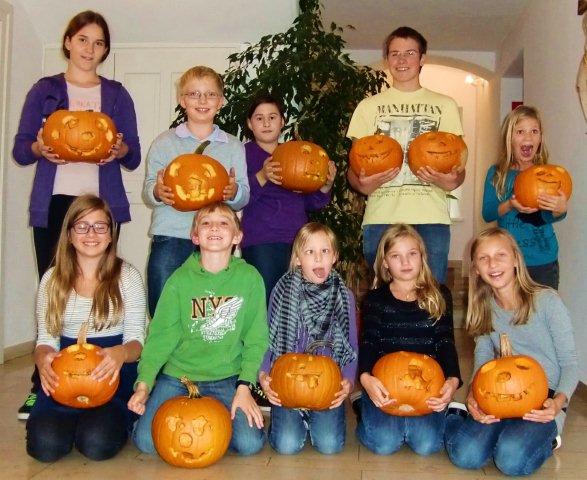 Gruppenfoto Kürbisbasteln