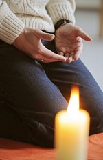 Foto Gebet Mediatation (KNA) Rechte über Image-Abo Bergmoser und Höller