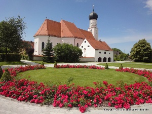 Pfarrkirche Obertaufkirchen Aussenansicht