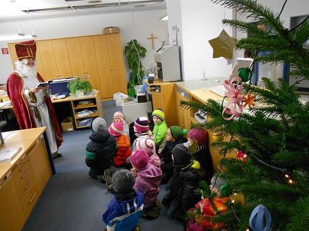 Christbaumschmücken VR-Bank