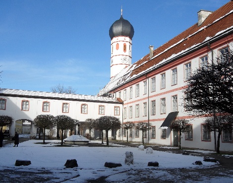 Klosterhof nach Norden Feb 2015