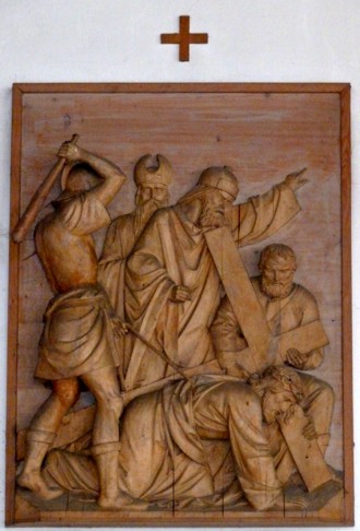 7. Station - Jesus fällt zum 2. Mal unter dem Kreuz Pfarrkirche Palling