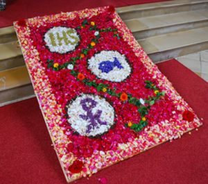 Kirche Blumenteppich