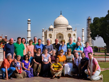 Gruppe vor Taj Mahal