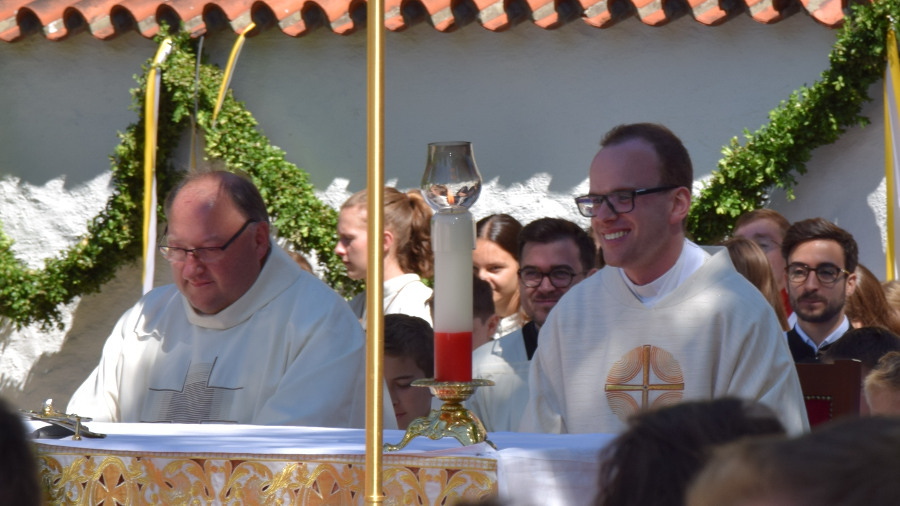 Primiz Markus Nappert mit Pater Egino