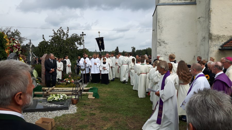 Beerdigung Pfr. Zehetmaier1