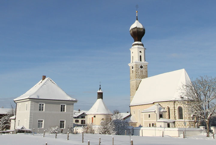 Kirche St. Thomas Ap. Oberfeldkirchen Trostberg Winter