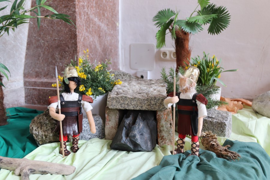 Soldaten bewachen das Grab