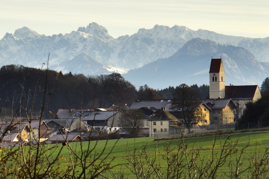 Fernaufnahme von Lampferding