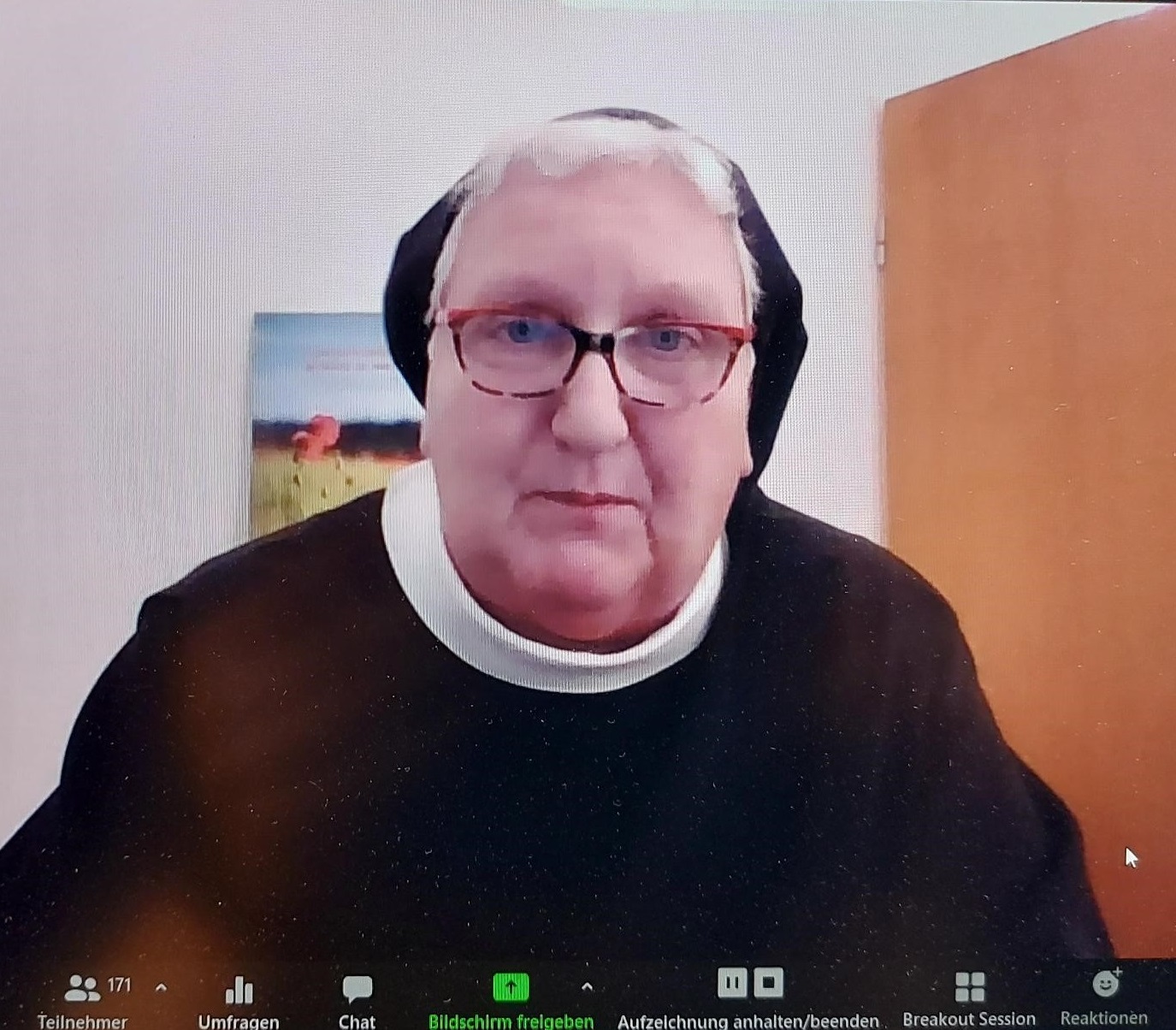 Sr. Philippa beim Online-Vortrag