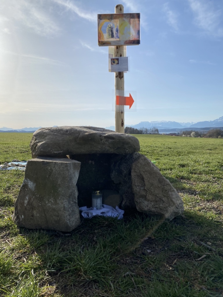 Kinderkrweg Tet Stat l. Grab Bild