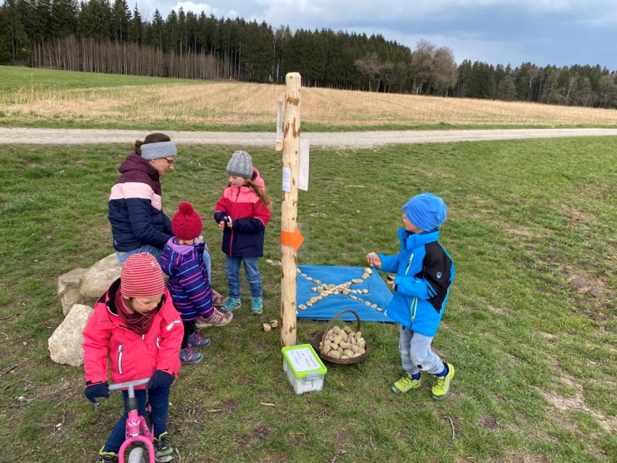 Kinderkrweg Tet Stat m. Kind.