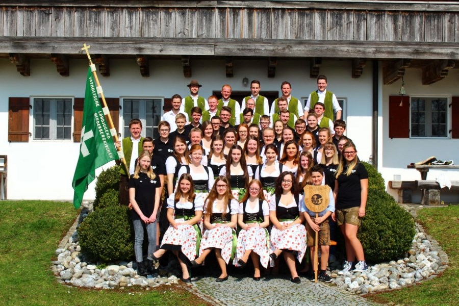Gruppenfoto der Katholischen Landjugendbewegung Niederbergkirchen-Gumaring
