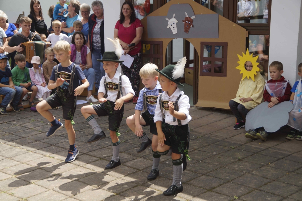 Bayerische Tradition: Hansel und seine Freunde zeigten einen zünftigen Plattler