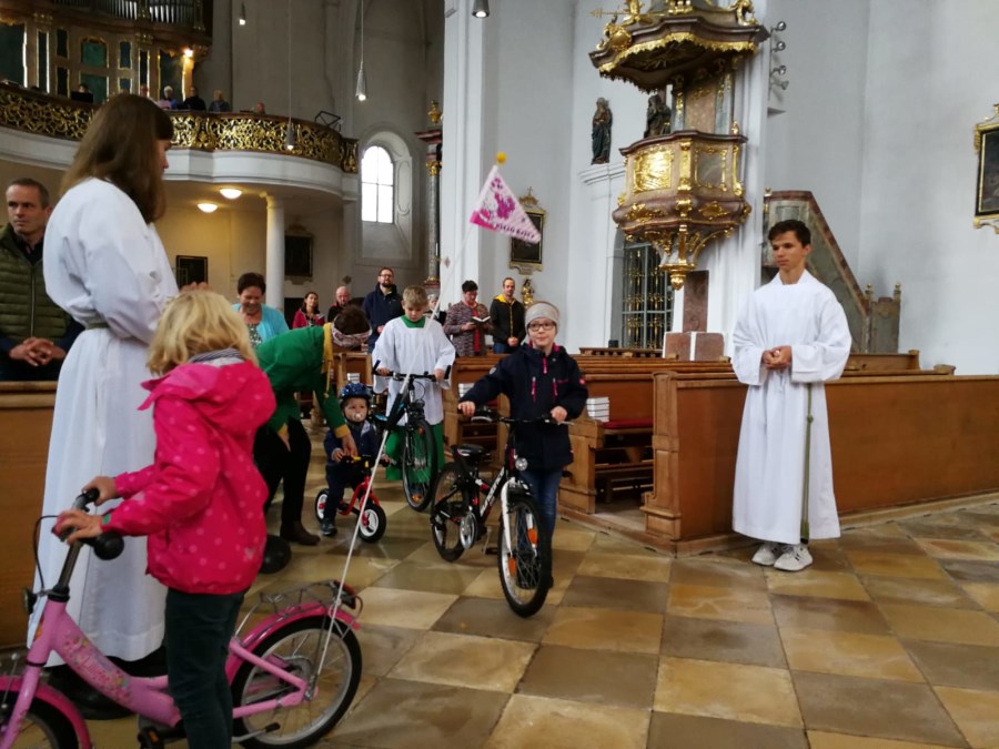 Fahrzeugsegnung1-2022