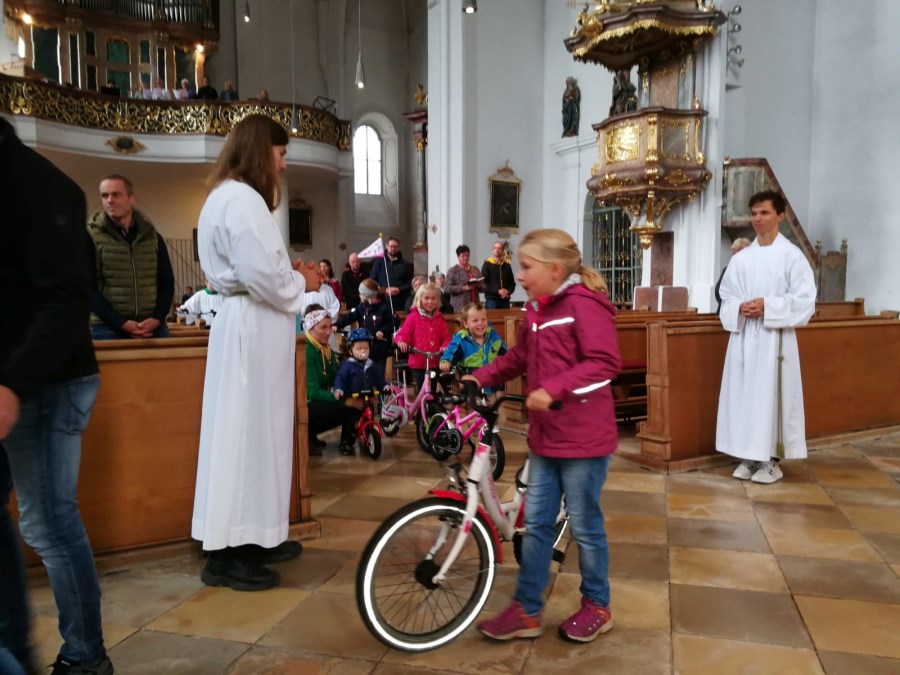 Fahrzeugsegnung3-2022