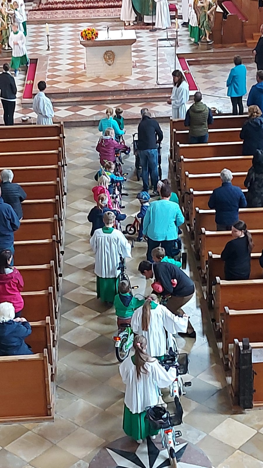 Fahrzeugsegnung5-2022