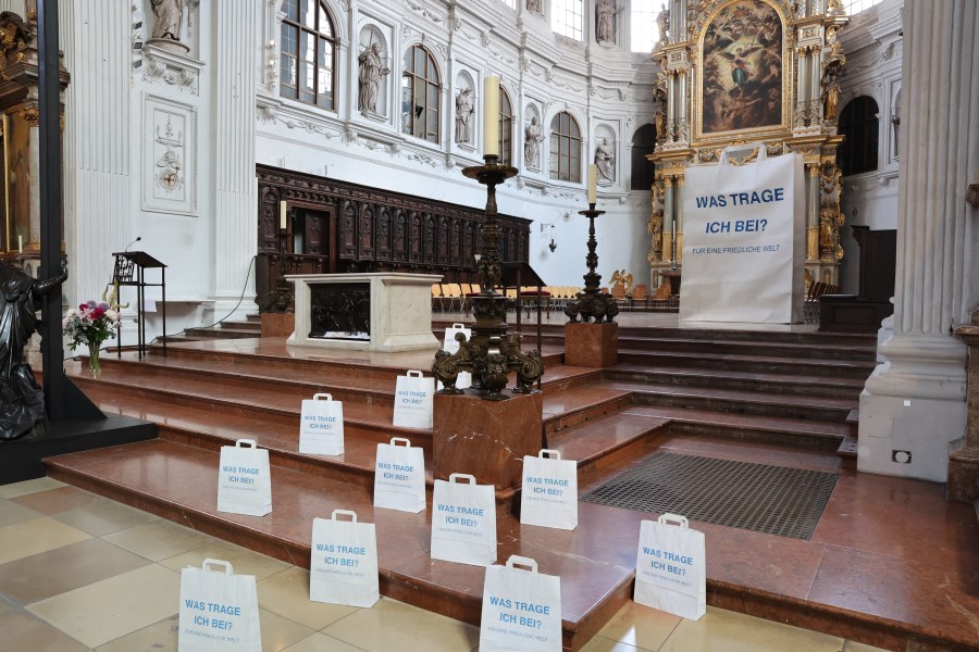 "Was trägst Du dazu bei?"-Kunstwerk auf dem Bennofest