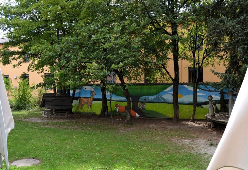 Kindergarten Gernlinden  - Garten Wandbild