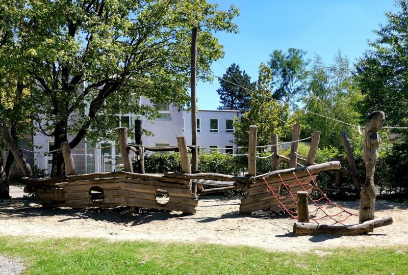 Kindergarten Gernlinden  Spielplatz 2