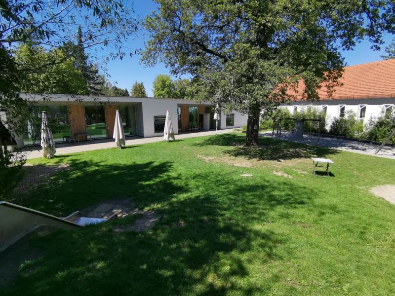 Kindergarten Gernlinden  Wiese