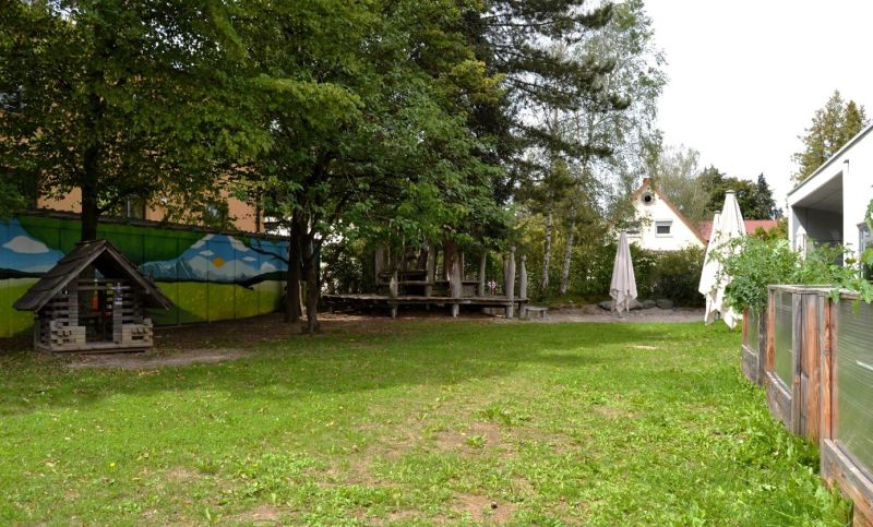 Kindergarten Gernlinden  Wiese2