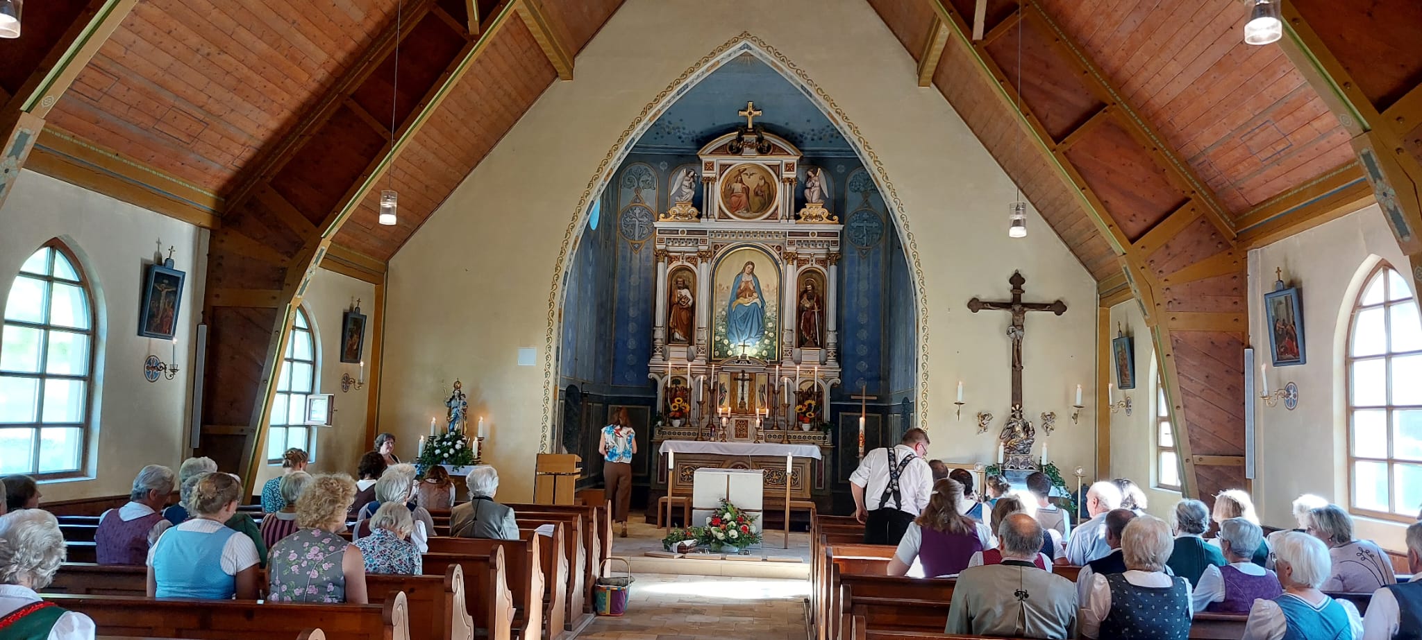 Kräuterbuschn und Familiengottesdienst