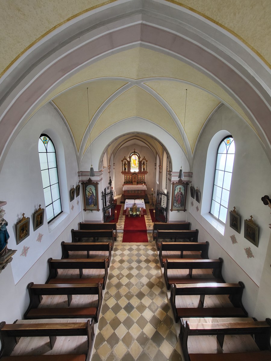 St. Josef Wall innen