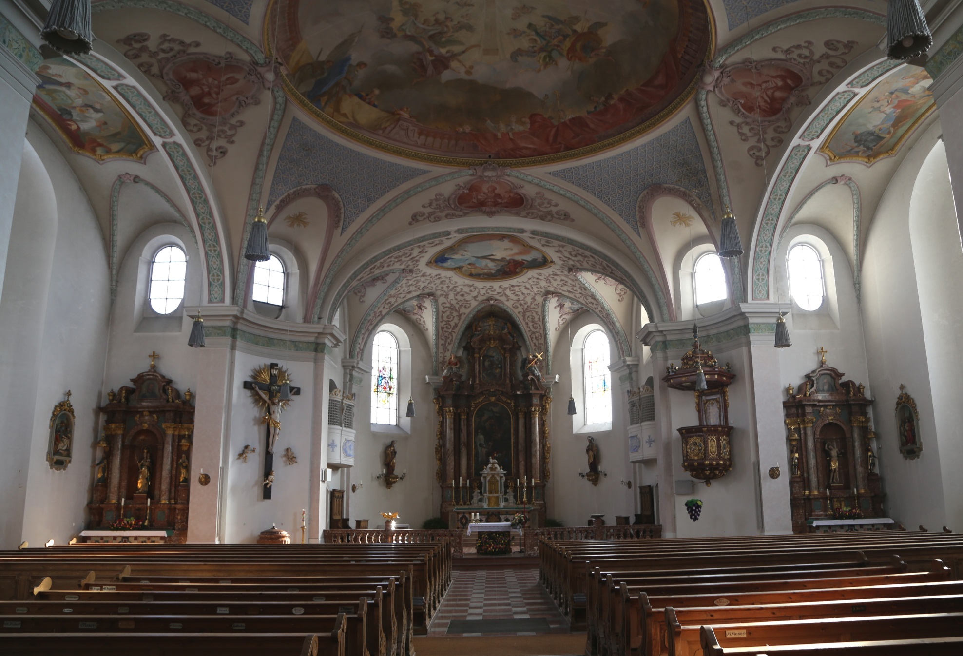 Innenraum_Neue_Pfarrkirche_Kiefersfelden-1 Rufus46