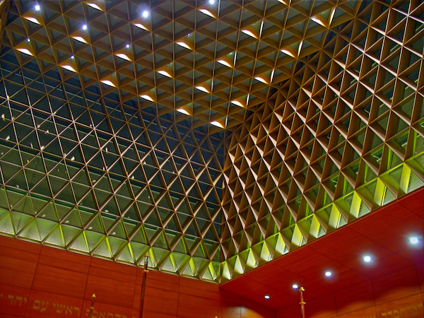 2024-06-16-Davidsterne_der_Münchner_Synagoge-600