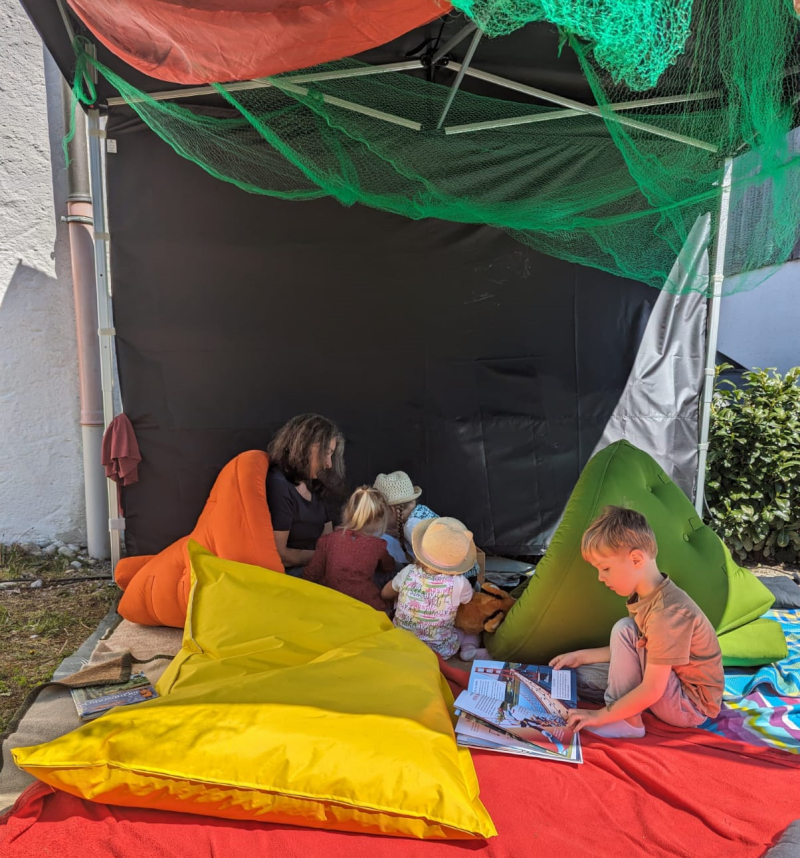 Vorlesepavillon Bürgerversammlung