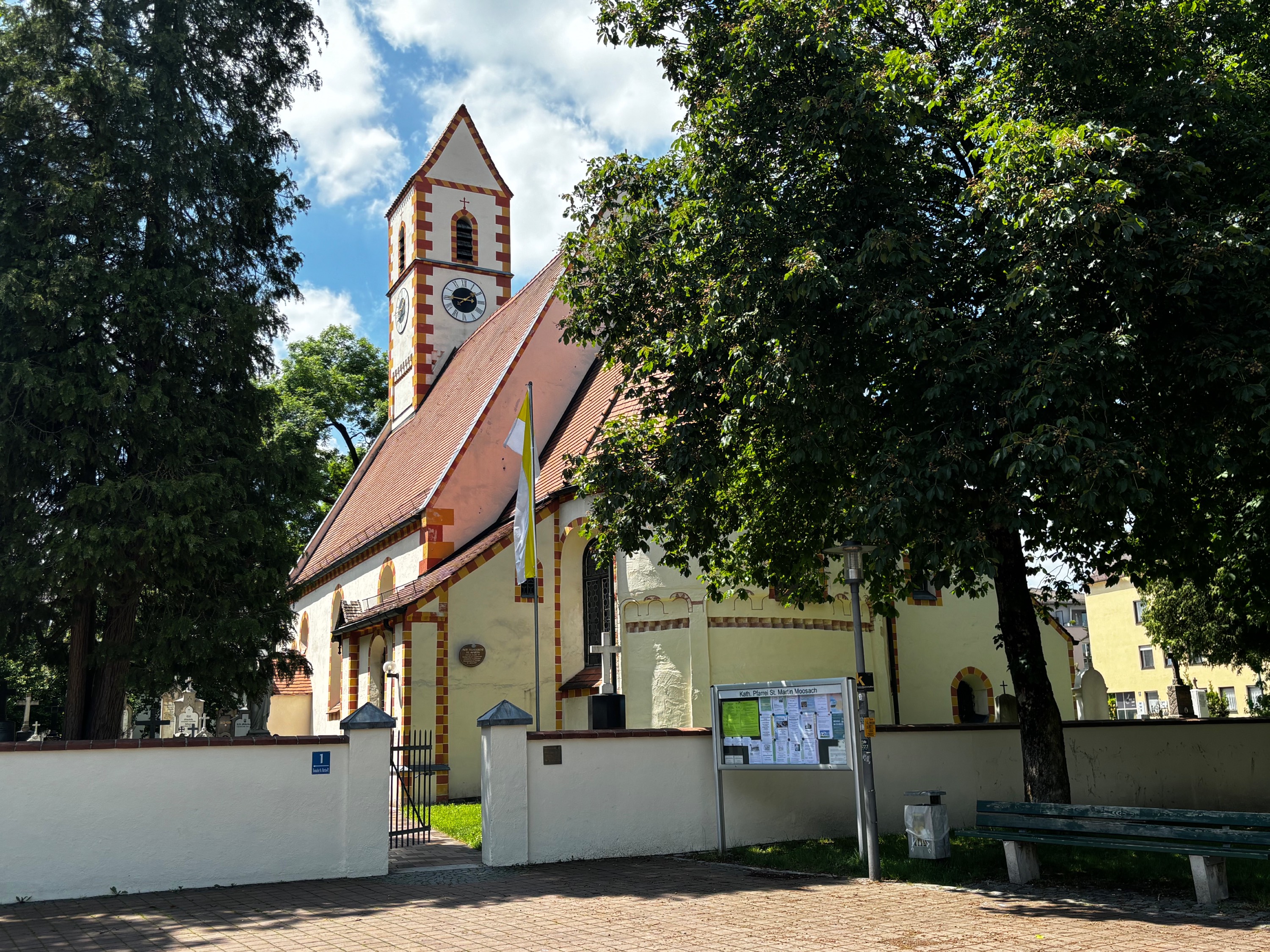 Die Außenansicht der Alten Martinskirche