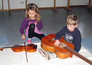 Kinder beim Musizieren