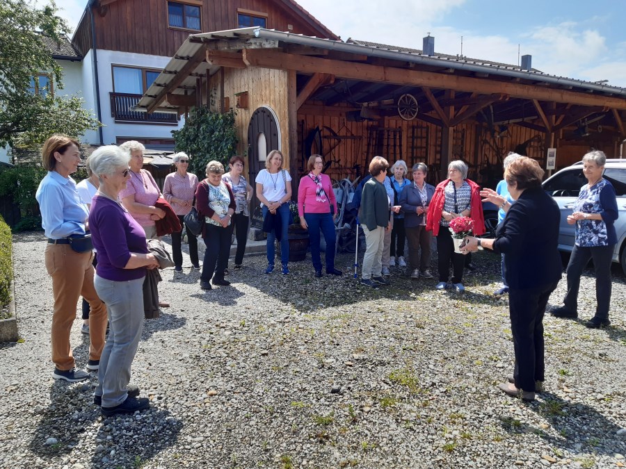 2024 KDFB Feldkirchen Ausflug ins Dorfmuseum Feldolling