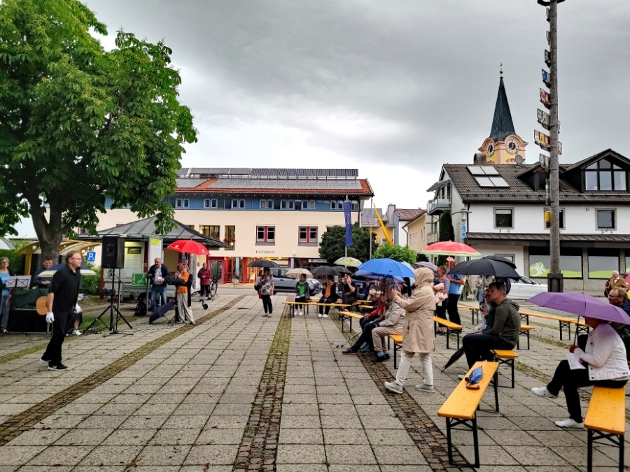 St_Georg_Lobpreischor_Singen_Marktplatz_09.06.2024 (5)