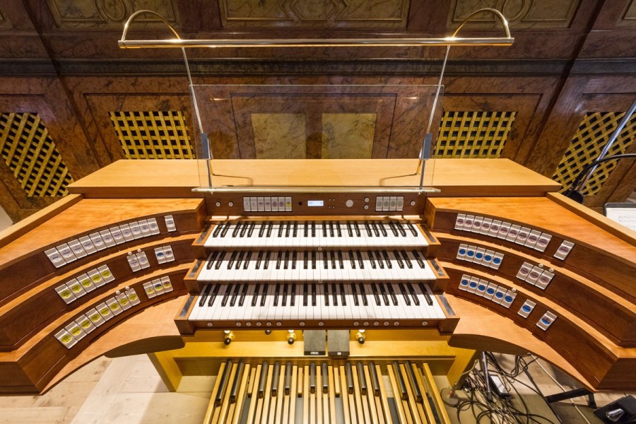 Der neue Spieltisch kurz vor seiner Fertigstellung