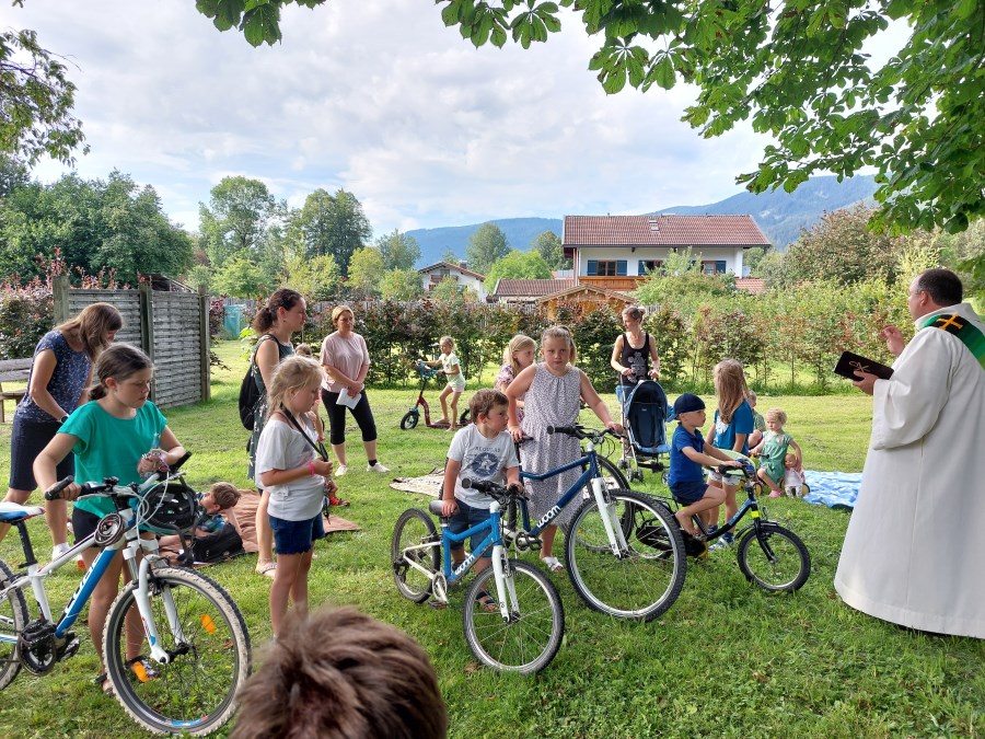 Familiengottesdienst Pfarrgarten