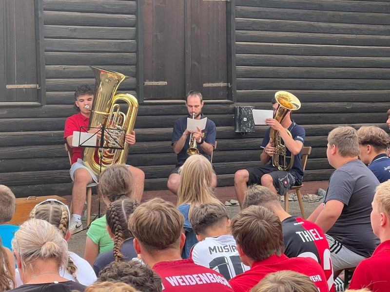 Musikanten auf dem Zeltlager der Jugendfeuerwehren