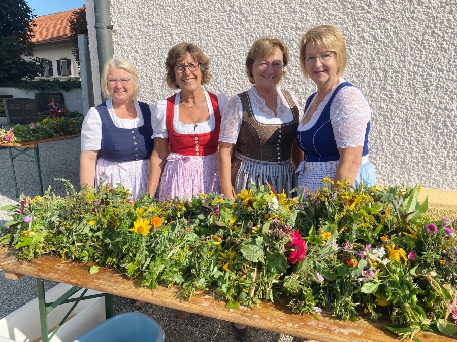 24_KräuterbüscherlFrauen