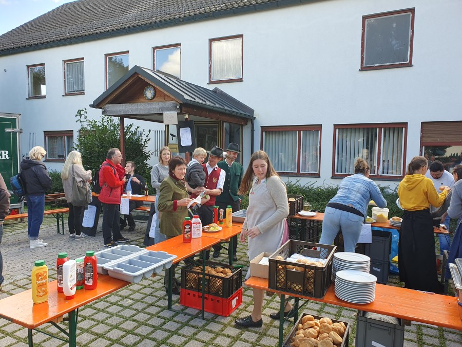 Gemeinsames Pfarrfest mit 30 Jahre Rathaus und Tag der offenen Tür im Forstamt