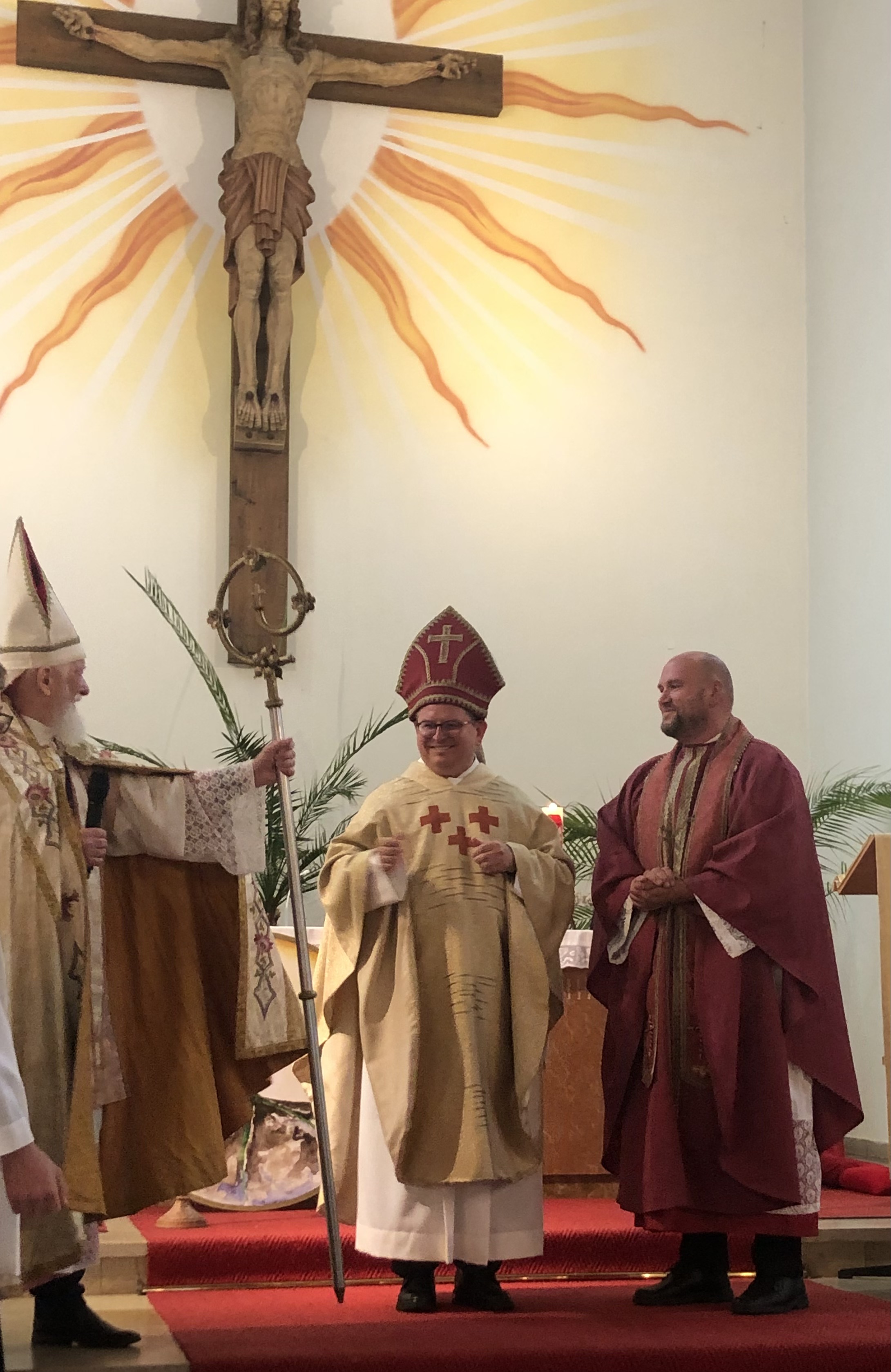 PV 10J Pfarrer mit Mitra