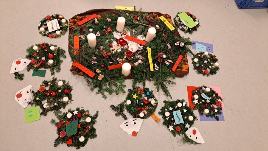 Kinderbibelnachmittag Adventskranz