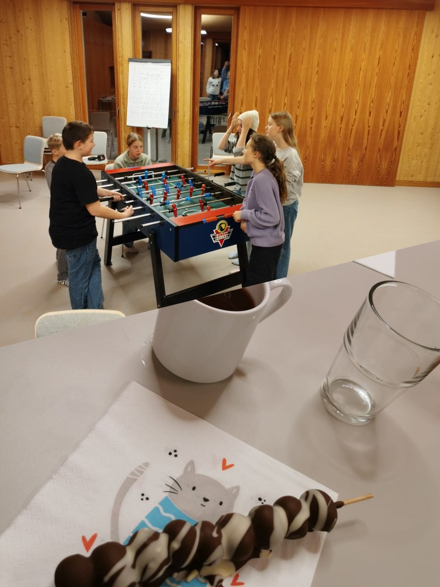 Schokofrüchte und Kicker-Turnier 24