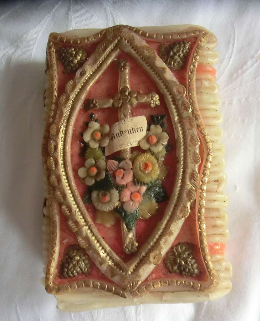 Wachsstock dekoriert