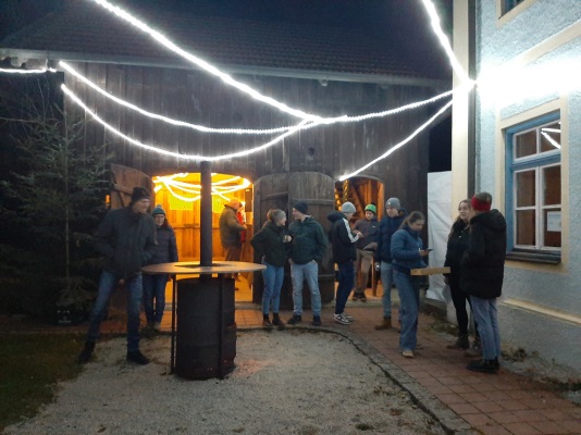 Adventsfenster+Glühweinstand 24