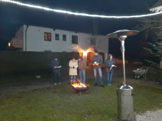 Adventsfenster+Glühweinstand 24