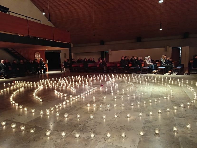 Kerzenlabyrinth in Taching