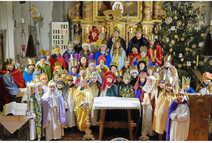 Die Sternsinger der Pfarrgemeinde St. Korbinian Reichersbeuern und der Filial Kirche St. Nikolaus Greiling