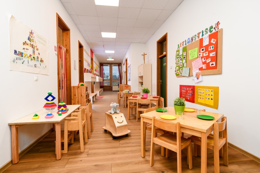 Garderobe Gelb + Rot